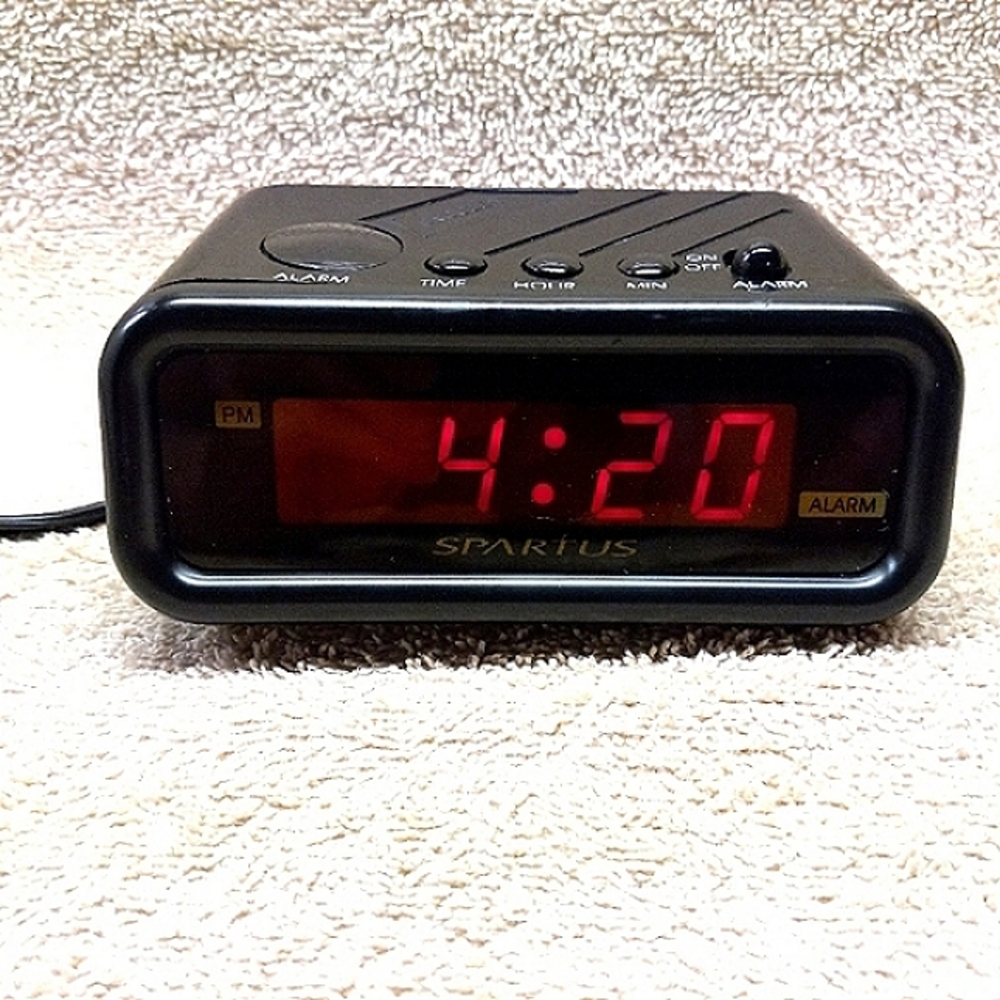 Vintage Spartus Alarm Clock 1146 with Red LED display Black Westclox 90's decor
